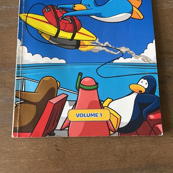 Original Disney Club Penguin Comics Comic Book - Picture 4 of 9